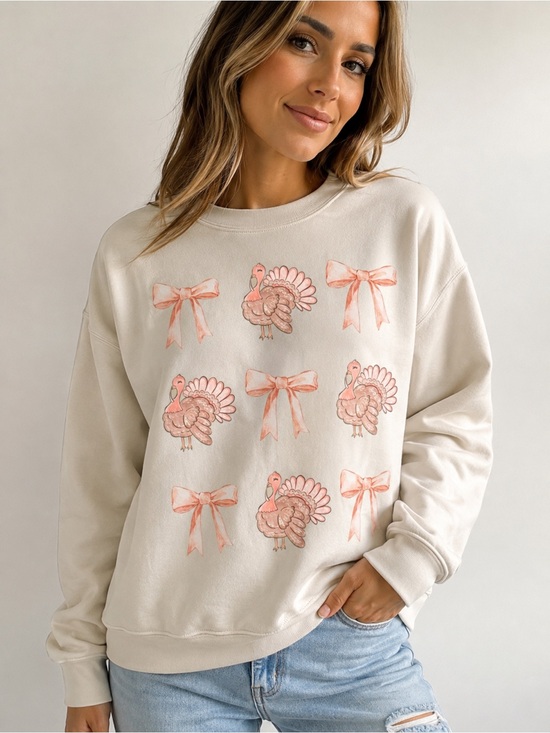 Gildan Sweaters - Cream Sweater with Pink Turkey & Bow Motif Large